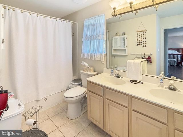 1605 WASHINGTON ST, Hainesport, NJ 08036