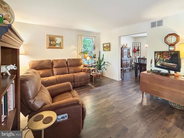 1605 WASHINGTON ST, Hainesport, NJ 08036