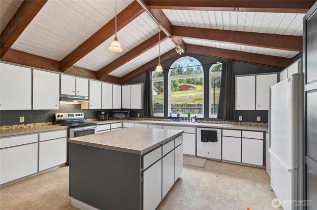 103 Pare Road, Kelso, WA 98626