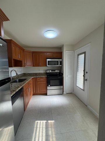 1201 NE 191st Street G313, Miami, FL 33179