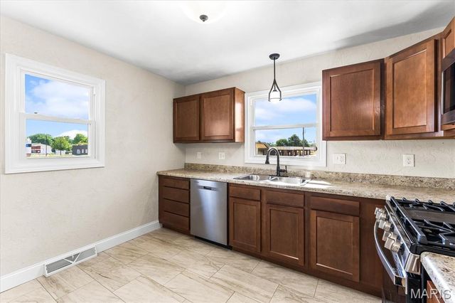 4815 W Washington Street, Belleville, IL 62226