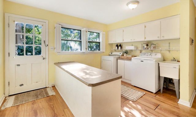 W215N5354 Ada COURT, Menomonee Falls, WI 53051