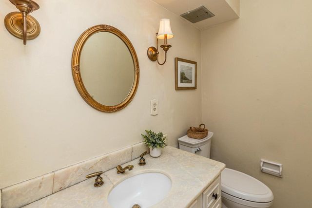 W215N5354 Ada COURT, Menomonee Falls, WI 53051