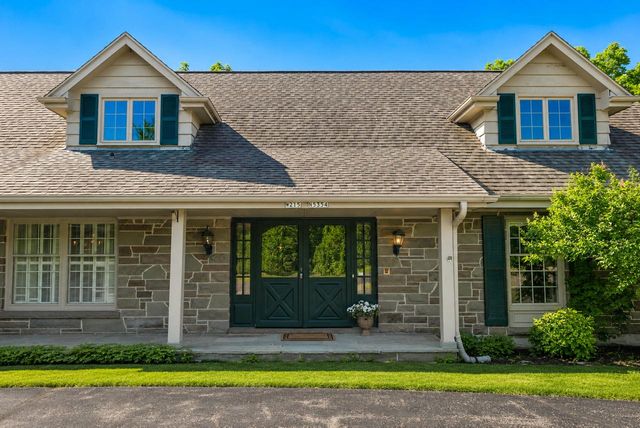 W215N5354 Ada COURT, Menomonee Falls, WI 53051
