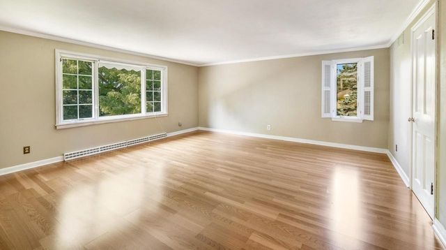 W215N5354 Ada COURT, Menomonee Falls, WI 53051