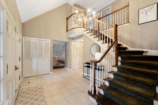 W215N5354 Ada COURT, Menomonee Falls, WI 53051