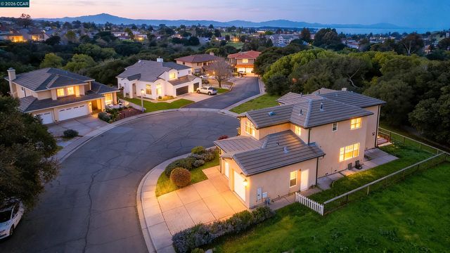 213 N Rancho Pl, Pinole, CA 94564