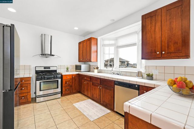 213 N Rancho Pl, Pinole, CA 94564