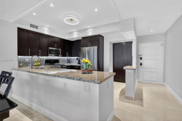 3140 S Ocean Dr PH4, Hallandale Beach, FL 33009