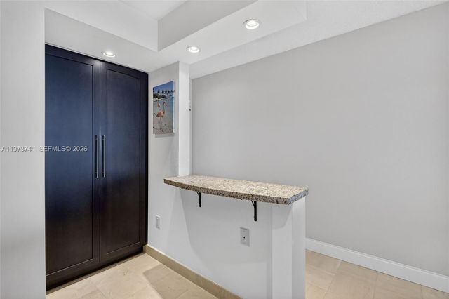 3140 S Ocean Dr PH4, Hallandale Beach, FL 33009