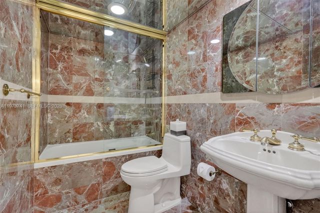 3140 S Ocean Dr PH4, Hallandale Beach, FL 33009