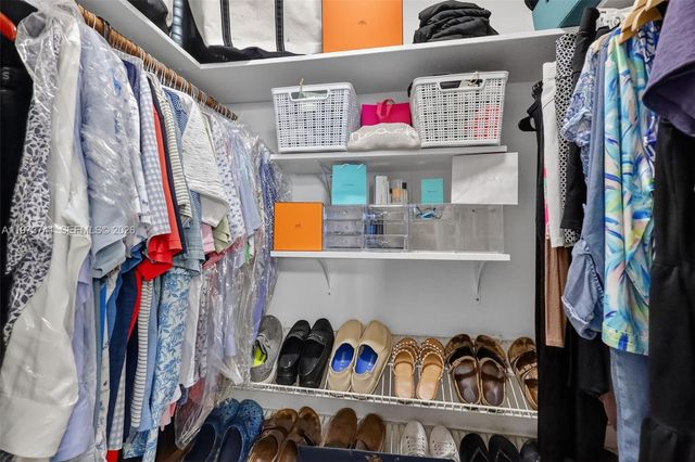 3140 S Ocean Dr PH4, Hallandale Beach, FL 33009