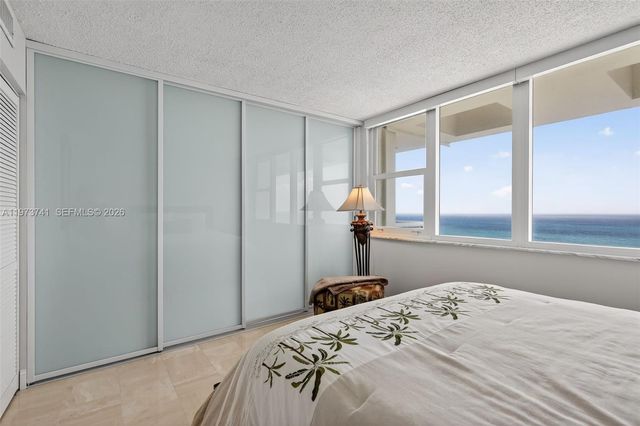 3140 S Ocean Dr PH4, Hallandale Beach, FL 33009