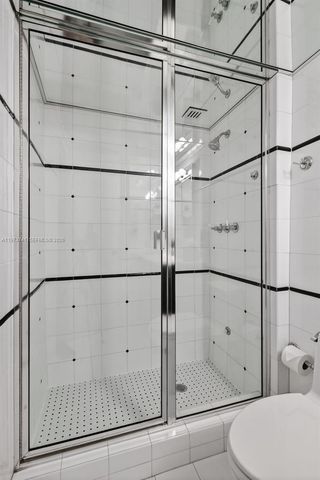 3140 S Ocean Dr PH4, Hallandale Beach, FL 33009