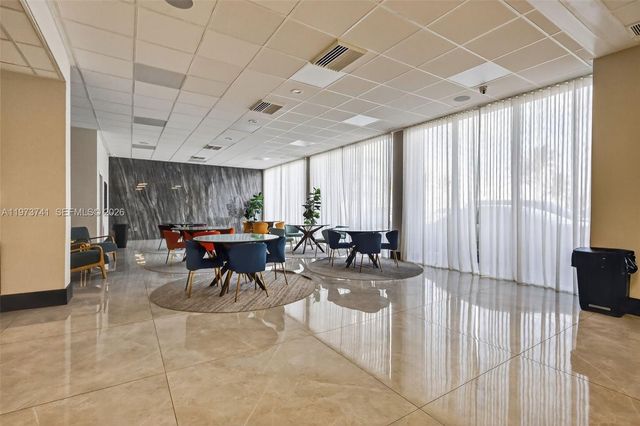 3140 S Ocean Dr PH4, Hallandale Beach, FL 33009