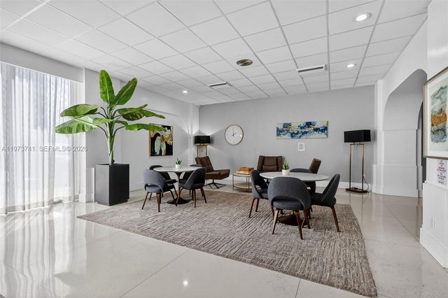 3140 S Ocean Dr PH4, Hallandale Beach, FL 33009