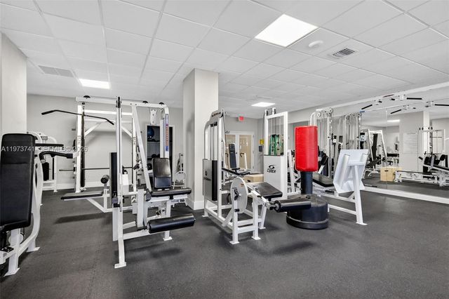 3140 S Ocean Dr PH4, Hallandale Beach, FL 33009