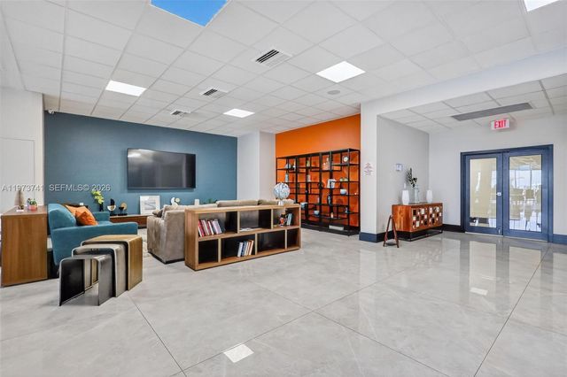 3140 S Ocean Dr PH4, Hallandale Beach, FL 33009