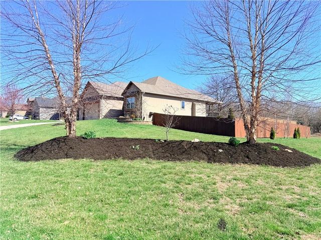 4411 SE Lariat Drive, Lee's Summit, MO 64082