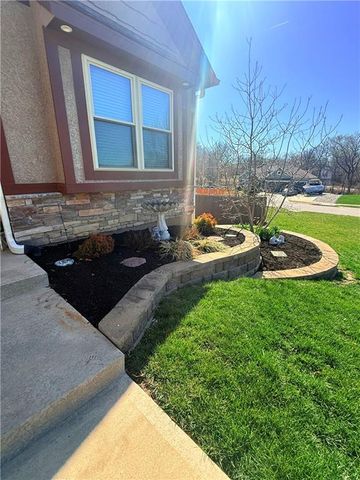 4411 SE Lariat Drive, Lee's Summit, MO 64082