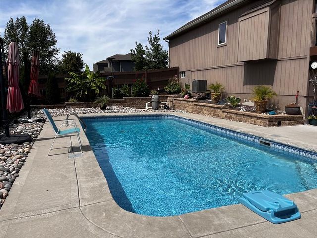 4411 SE Lariat Drive, Lee's Summit, MO 64082