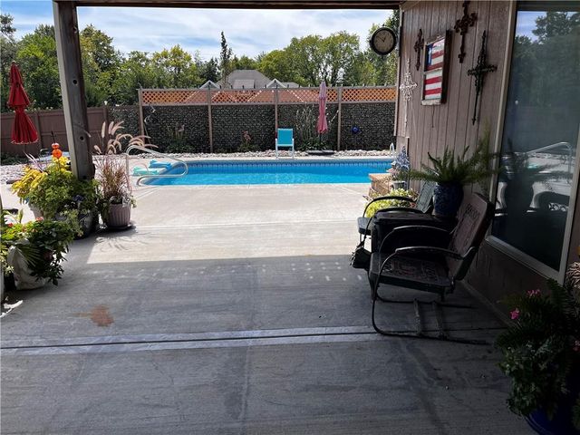 4411 SE Lariat Drive, Lee's Summit, MO 64082