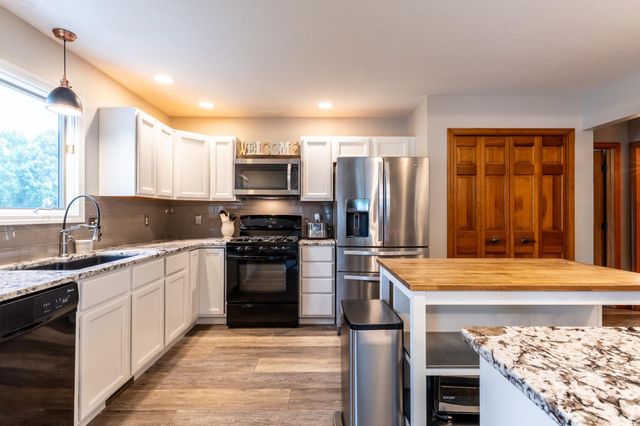 7517 Greymoor Drive, Fort Wayne, IN 46815