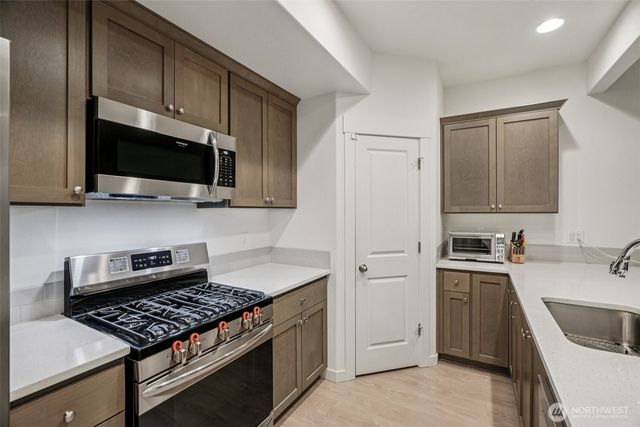 1121 N Auburn Place, Ridgefield, WA 98642