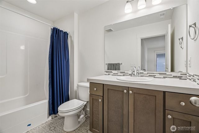 1121 N Auburn Place, Ridgefield, WA 98642