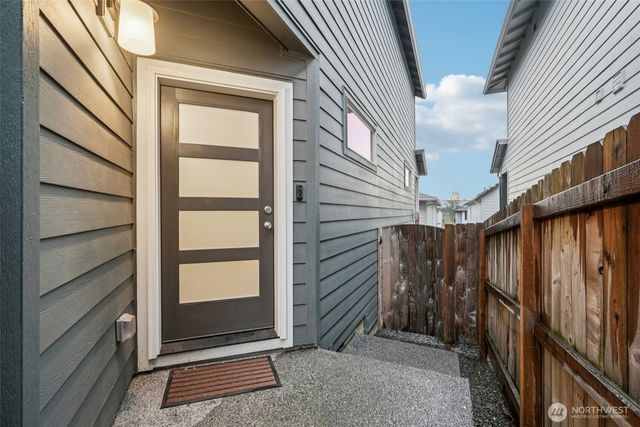 1121 N Auburn Place, Ridgefield, WA 98642