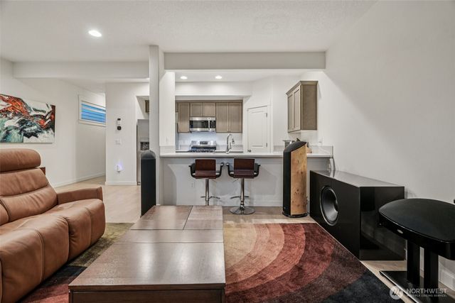 1121 N Auburn Place, Ridgefield, WA 98642