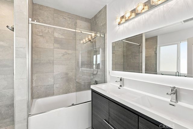 15340 Lassen, Los Angeles, CA 91345