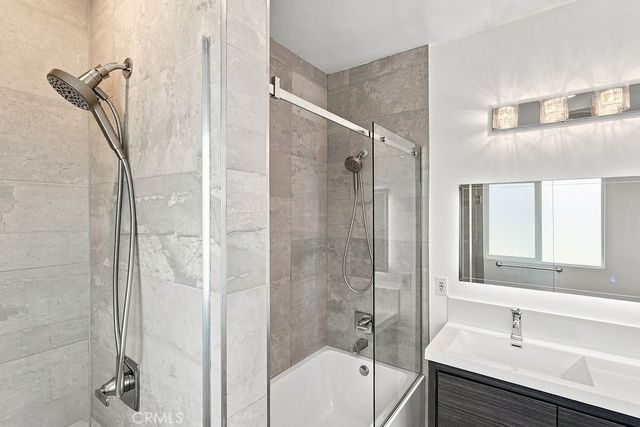 15340 Lassen, Los Angeles, CA 91345