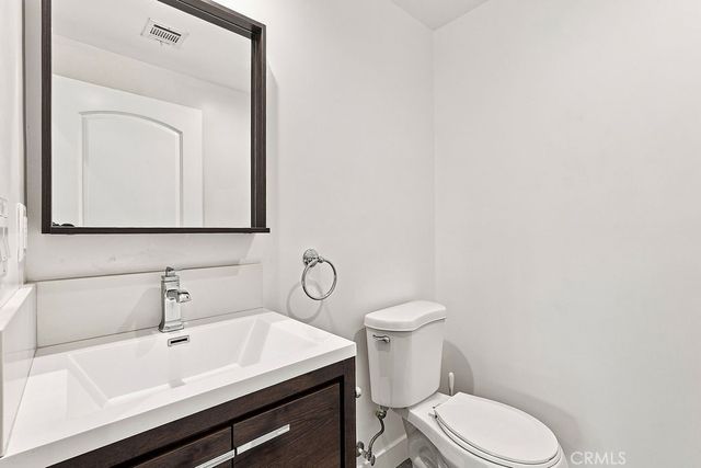 15340 Lassen, Los Angeles, CA 91345