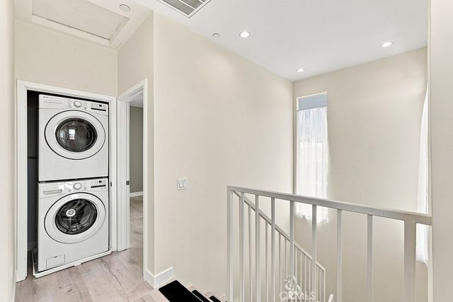 15340 Lassen, Los Angeles, CA 91345