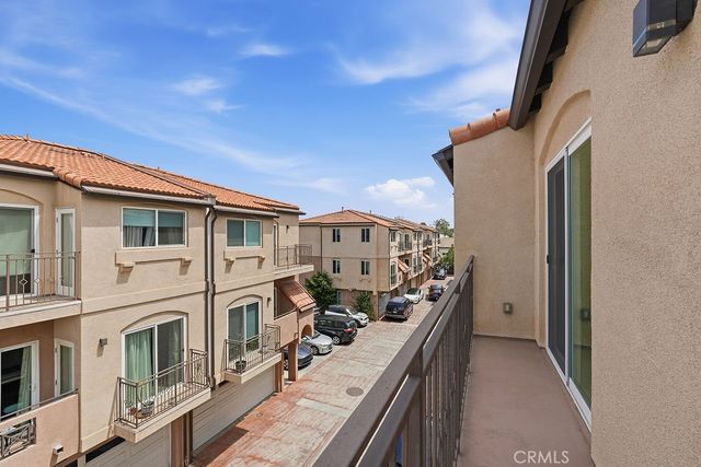 15340 Lassen, Los Angeles, CA 91345