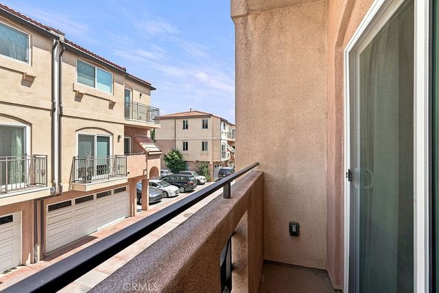 15340 Lassen, Los Angeles, CA 91345