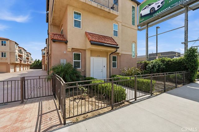 15340 Lassen, Los Angeles, CA 91345