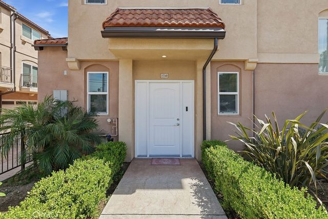 15340 Lassen, Los Angeles, CA 91345