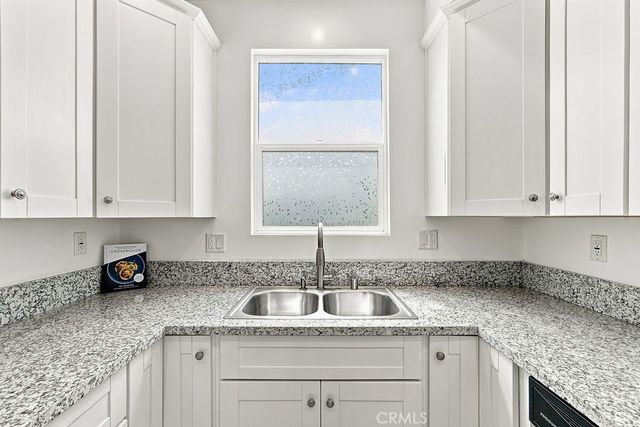 15340 Lassen, Los Angeles, CA 91345