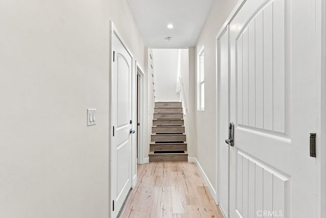 15340 Lassen, Los Angeles, CA 91345