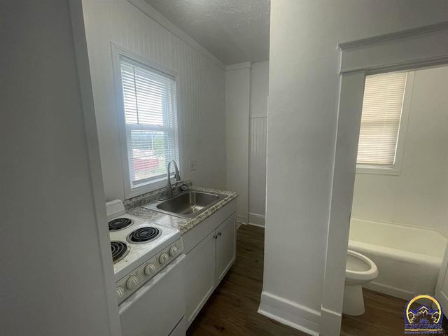 1500 SW Van Buren ST, Topeka, KS 66612