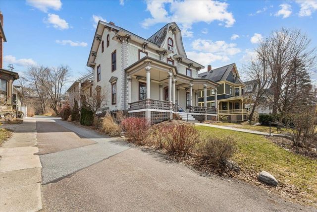 204 S Union St Apt 5, Burlington, VT 05401