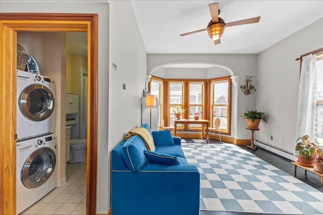 204 S Union St Apt 5, Burlington, VT 05401
