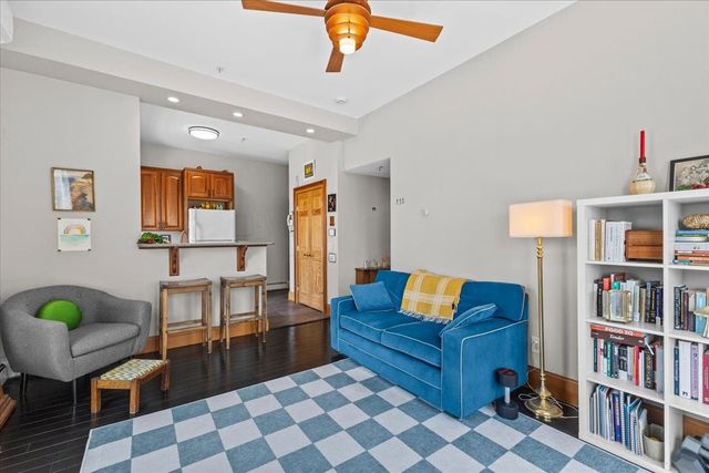 204 S Union St Apt 5, Burlington, VT 05401