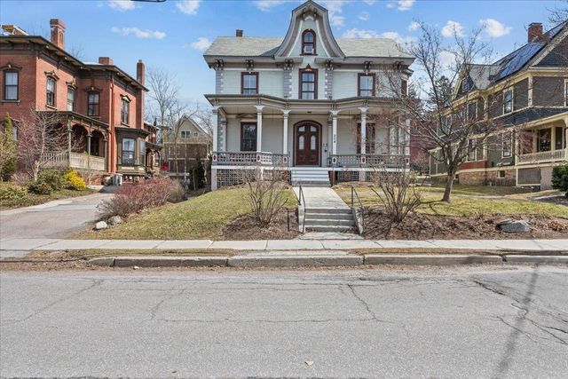 204 S Union St Apt 5, Burlington, VT 05401