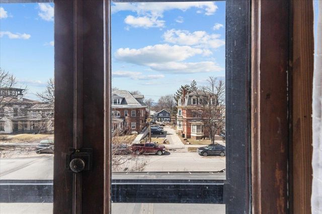 204 S Union St Apt 5, Burlington, VT 05401