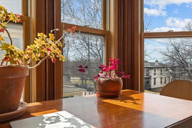204 S Union St Apt 5, Burlington, VT 05401