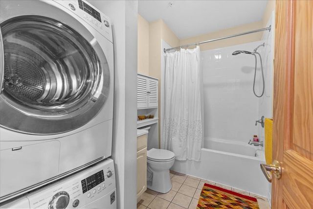 204 S Union St Apt 5, Burlington, VT 05401