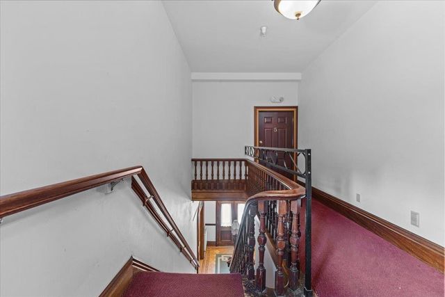 204 S Union St Apt 5, Burlington, VT 05401